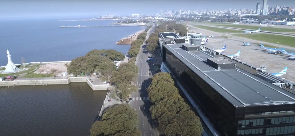 Aeroparque (aéroport Jorge Newbery) à Buenos Aires vu du ciel