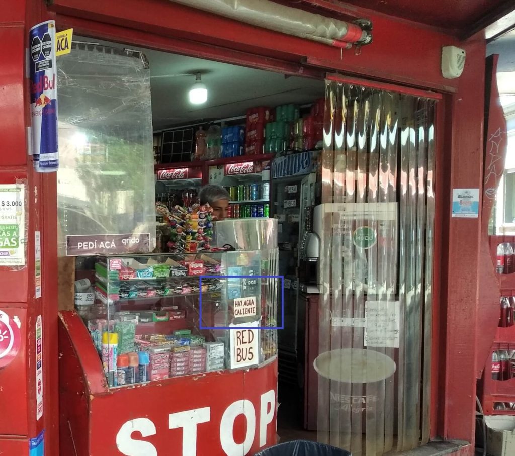 Kiosco à Córdoba en Argentine qui vend de l'eau chaude (agua caliente)