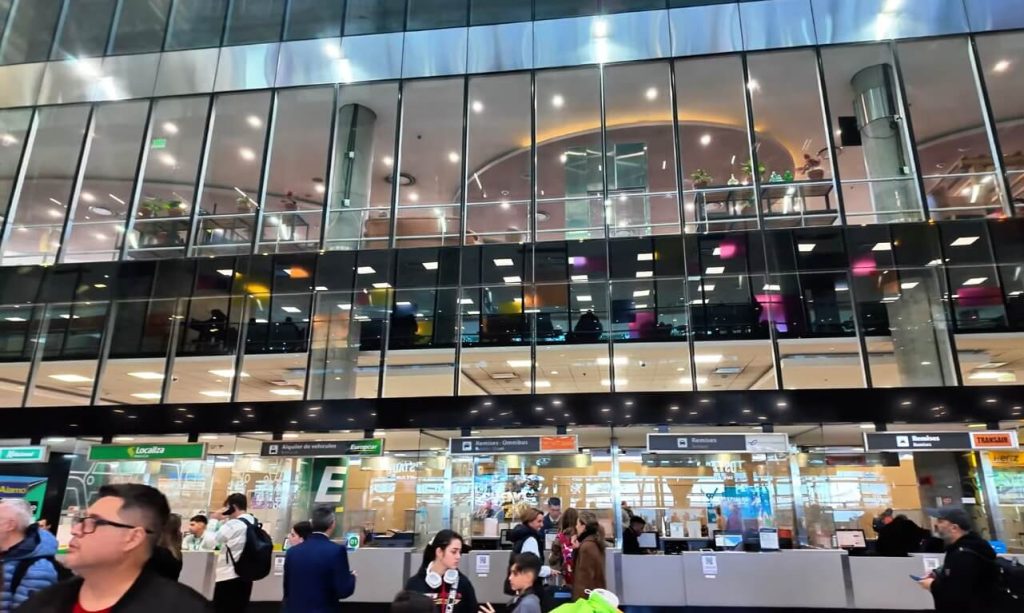 guichets de loueurs de voitures à Aeroparque (aéroport Jorge Newbery) à Buenos Aires