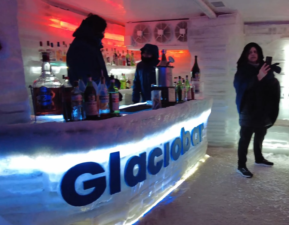 Glaciobar au glaciarium à El Calafate en Patagonie Argentine