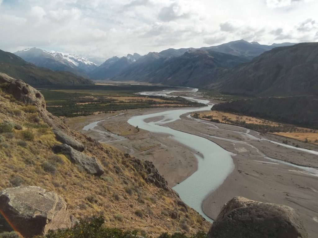vue sur le Río de las Vueltas à proximité d'El Chaltén en Patagonie argentine
