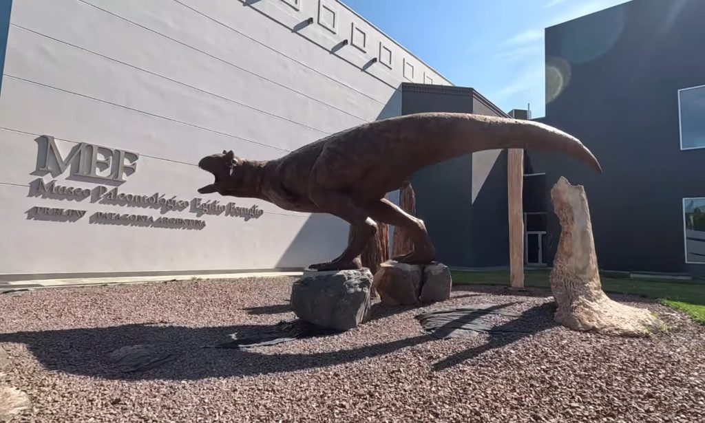 entrée du musée de paléontologie Egidio Feruglio de Trelew au sud de Puerto Madryn en Argentine
