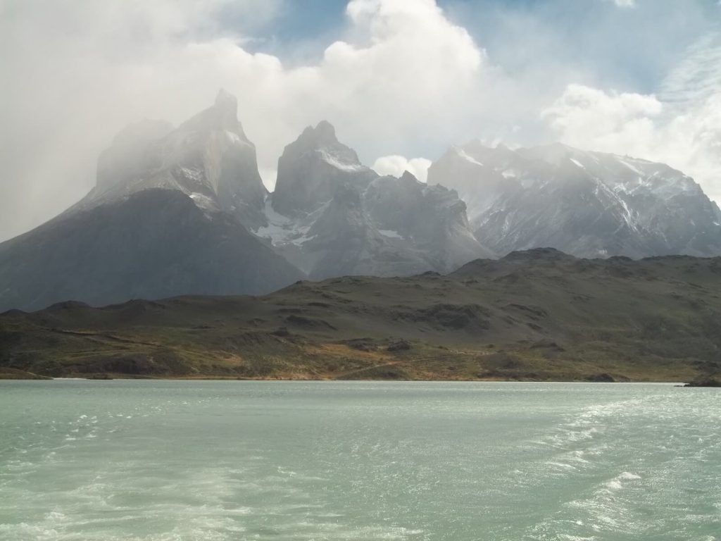 Cuernos del Paine, une formation rocheuse emblématique du parc national Torres del Paine en Patagonie chilienne