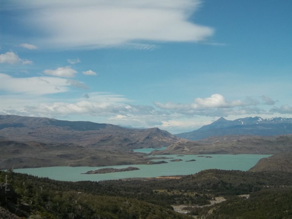 Vue sur le lac Nordernskjöld dans le parc national Torres del Paine en Patagonie chilienne
