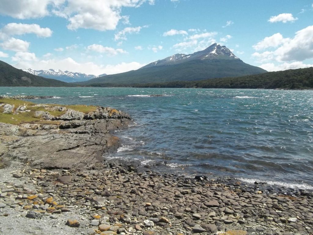 Plage du parc national Terre de Feu en Patagonie argentine