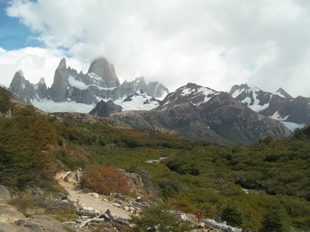 chemin de randonnée conduisant au Cerro Fitz Roy en patagonie Argentine