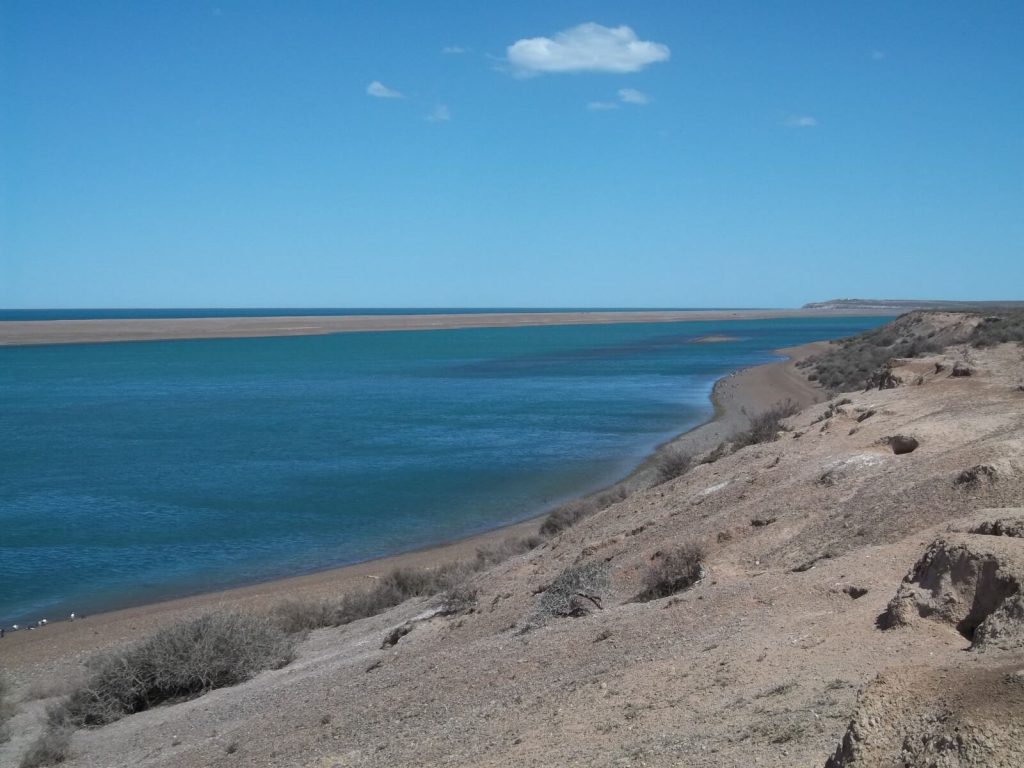 steppes et falaises de la péninsule Valdés en Patagonie argentine