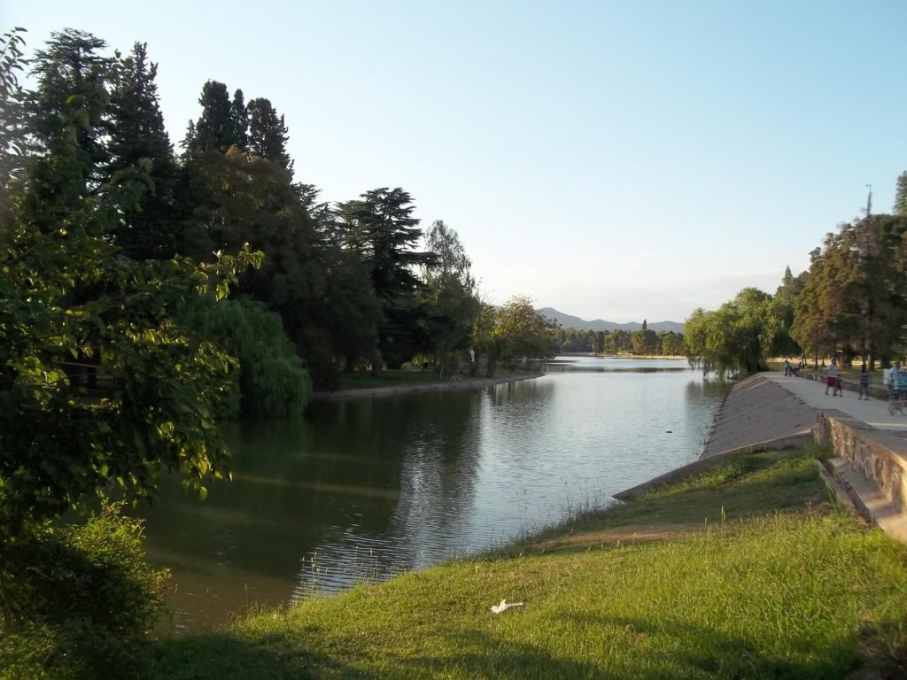 Mendoza en Argentine est réputée pour ses espaces verts