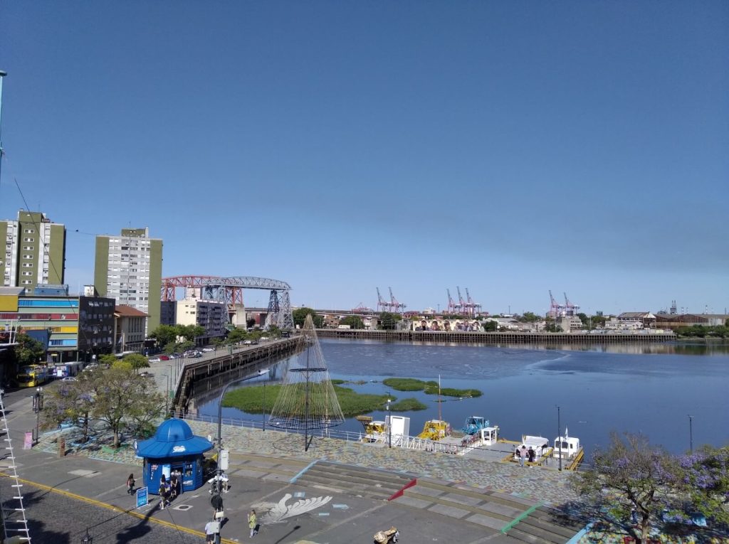 Vue panoramique sur la Boca et le Riachuelo à Buenos Aires