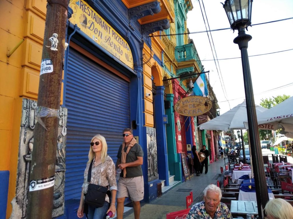 Rue colorée du quartier de la Boca à Buenos Aires